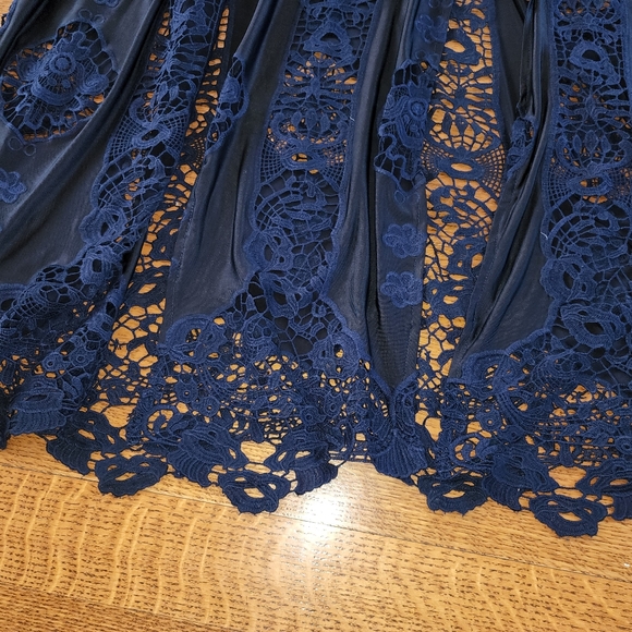 SKY Truls Super Sexy Lace GOWN, Navy Sz M/L - Picture 13 of 17